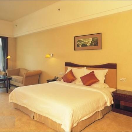 Phoenix Hotel Wuyi Цзянмынь Номер фото