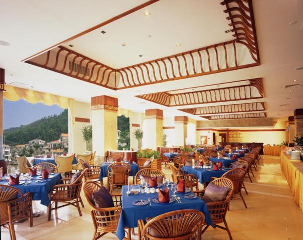 Phoenix Hotel Wuyi Цзянмынь Экстерьер фото