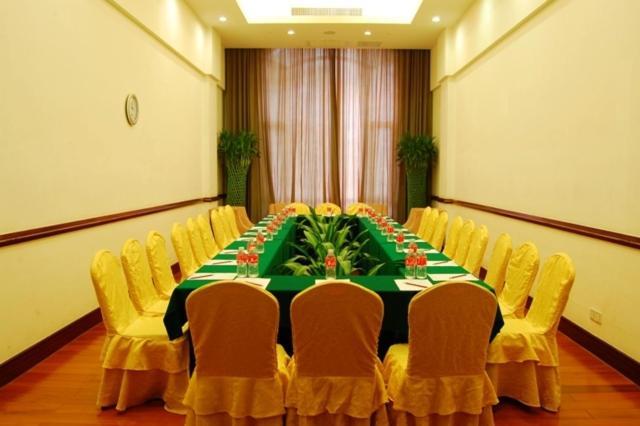 Phoenix Hotel Wuyi Цзянмынь Экстерьер фото
