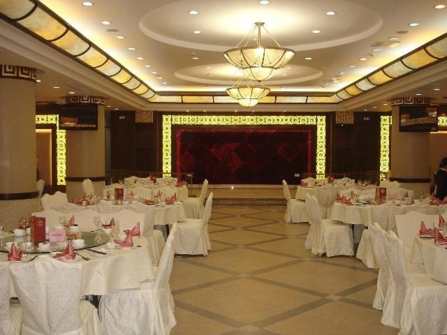 Phoenix Hotel Wuyi Цзянмынь Экстерьер фото