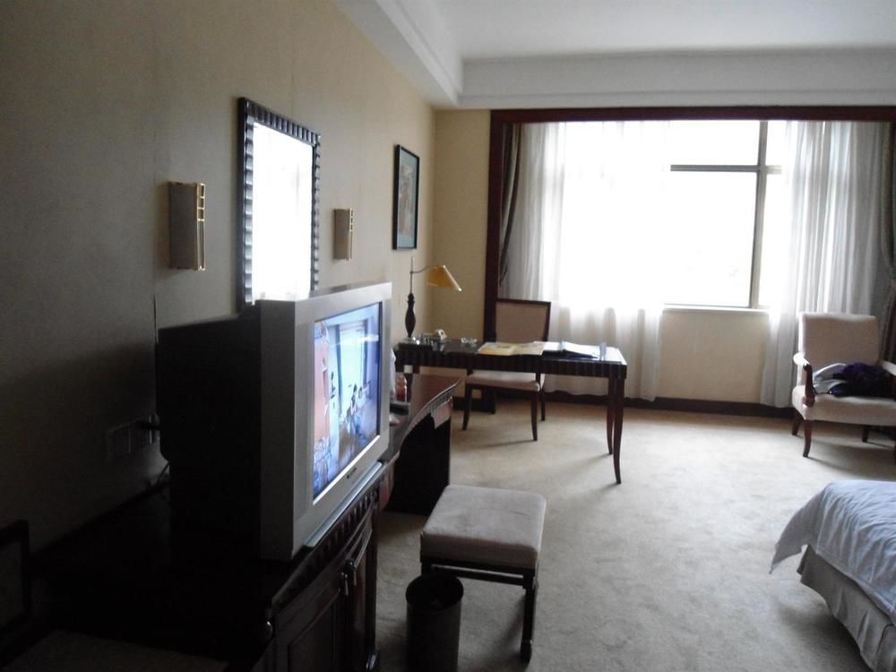 Phoenix Hotel Wuyi Цзянмынь Экстерьер фото