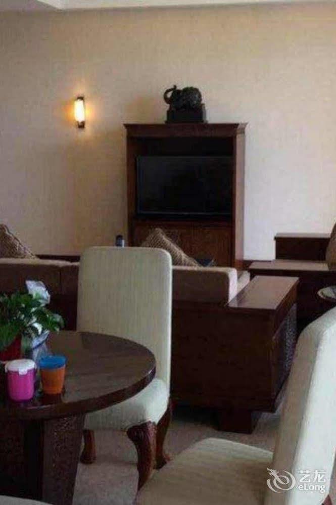 Phoenix Hotel Wuyi Цзянмынь Экстерьер фото