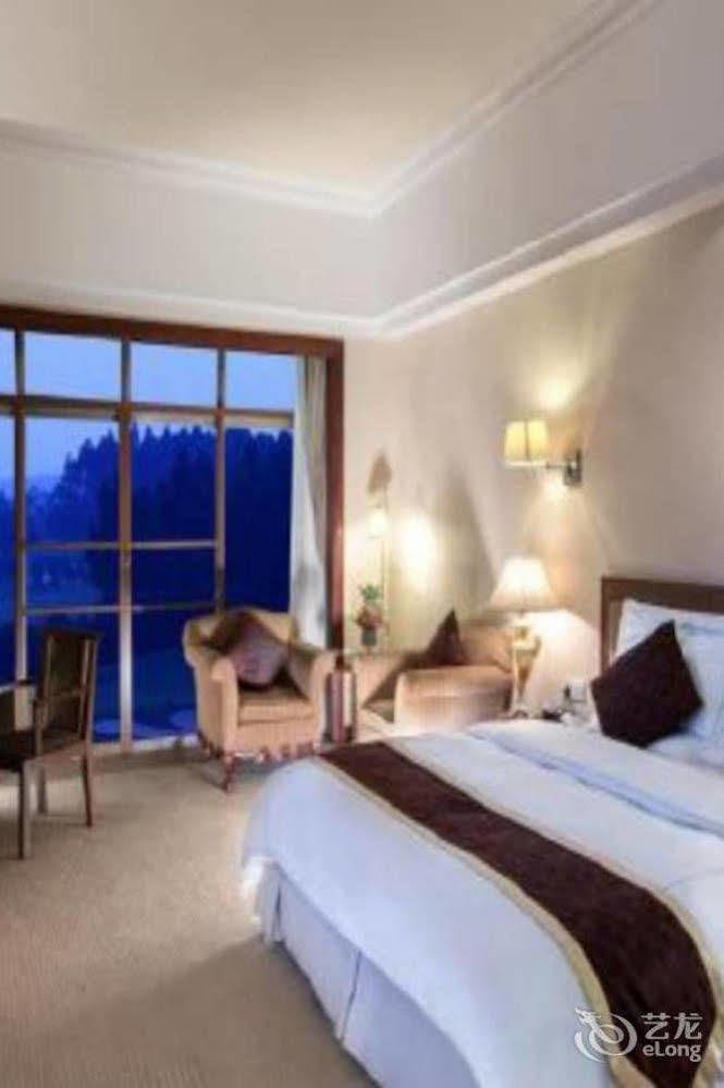 Phoenix Hotel Wuyi Цзянмынь Экстерьер фото